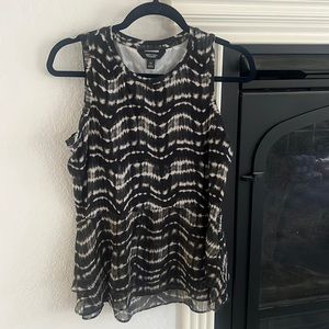 Vera wang flowy top
